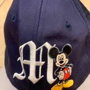 Disney Mickey Mouse baseball cap 🧢. Size Adult